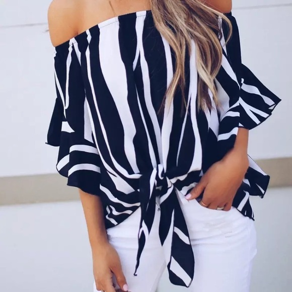 5 🌟RATED  Cold shoulder Black and white top - Picture 6 of 8